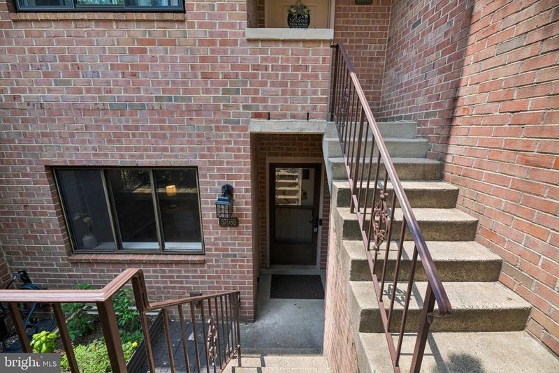 3708 Steppes Ct, Falls Church, VA 22041