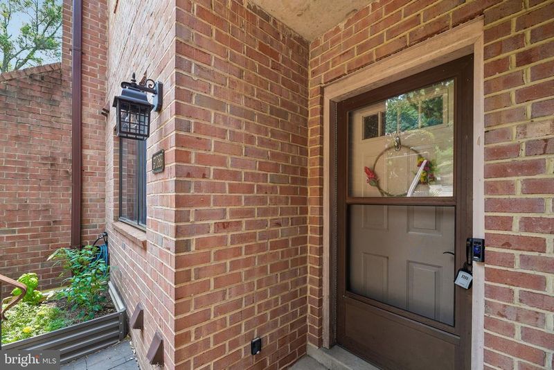 3708 Steppes Ct, Falls Church, VA 22041
