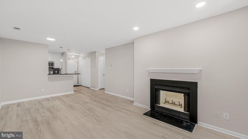 10300 Appalachian Cir #7-106, Oakton, VA 22124