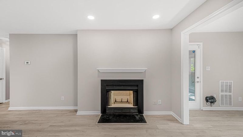 10300 Appalachian Cir #7-106, Oakton, VA 22124