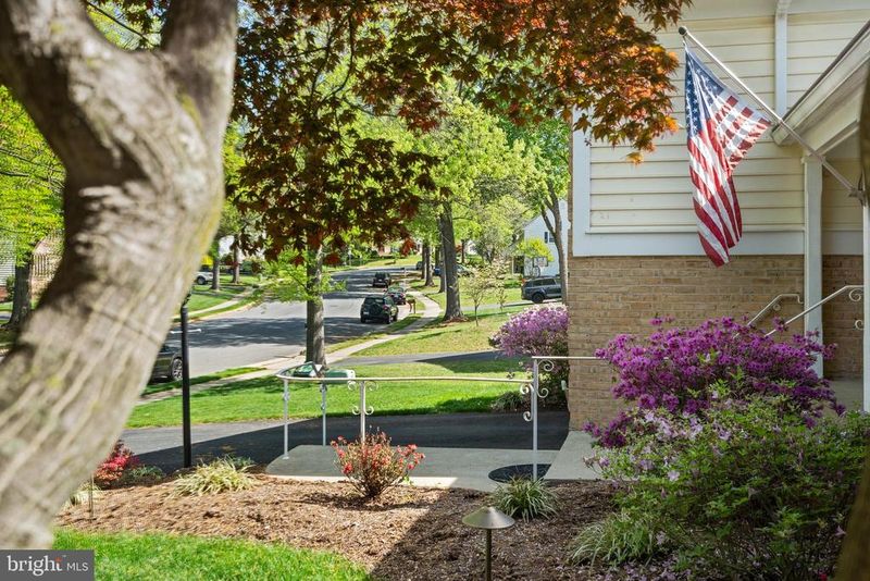 9021 Parliament Dr, Burke, VA 22015
