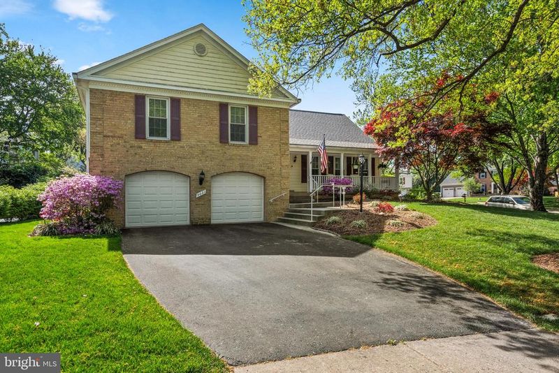 9021 Parliament Dr, Burke, VA 22015