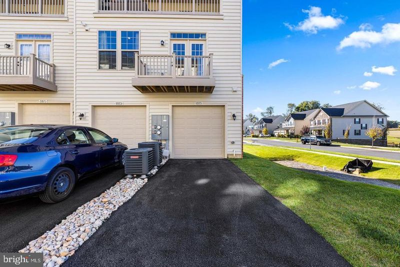 5975 Duvel St, Ijamsville, MD 21754
