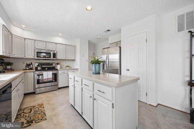 6305 Derby Cir, Frederick, MD 21703