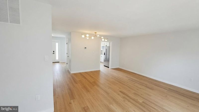 7017 Cipriano Woods Ct, Lanham, MD 20706