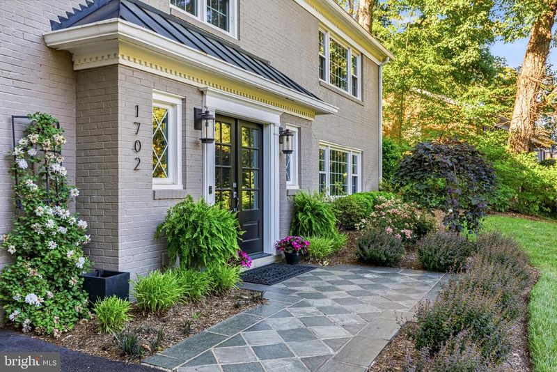 1702 Mason Hill Dr, Alexandria, VA 22307