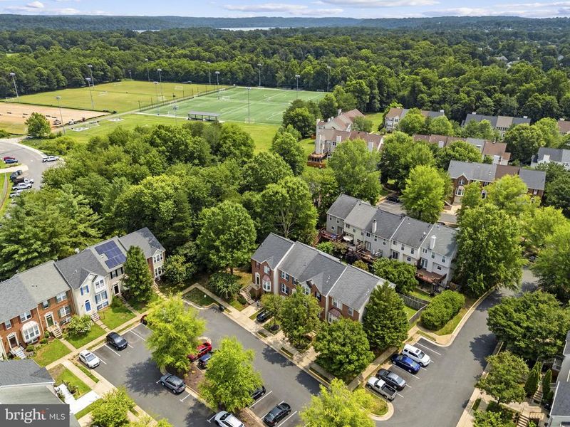 20340 Briarcliff Ter, Sterling, VA 20165