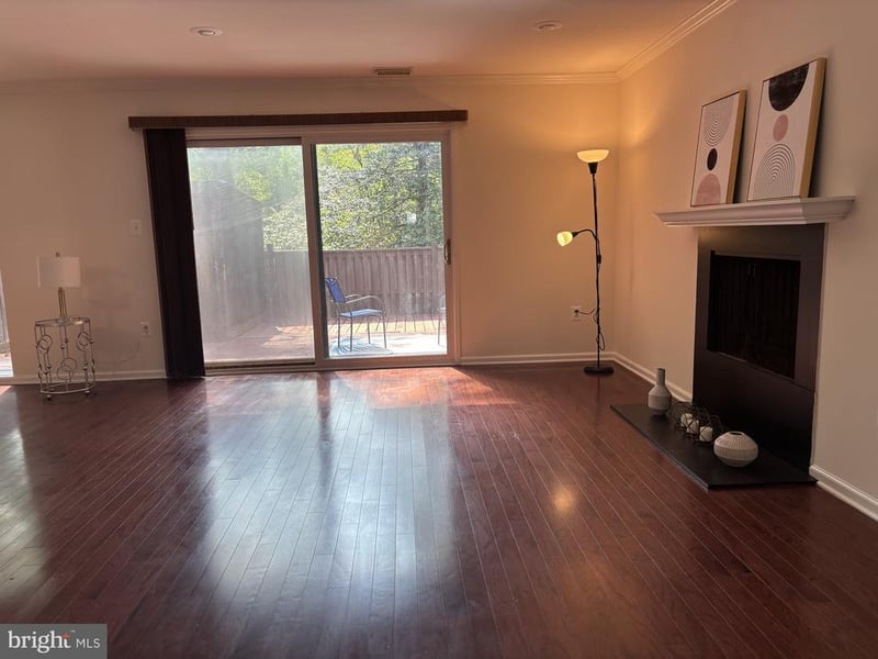 1833 Ivy Oak Sq #49, Reston, VA 20190