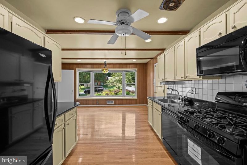 14805 Flintstone Ln, Silver Spring, MD 20905