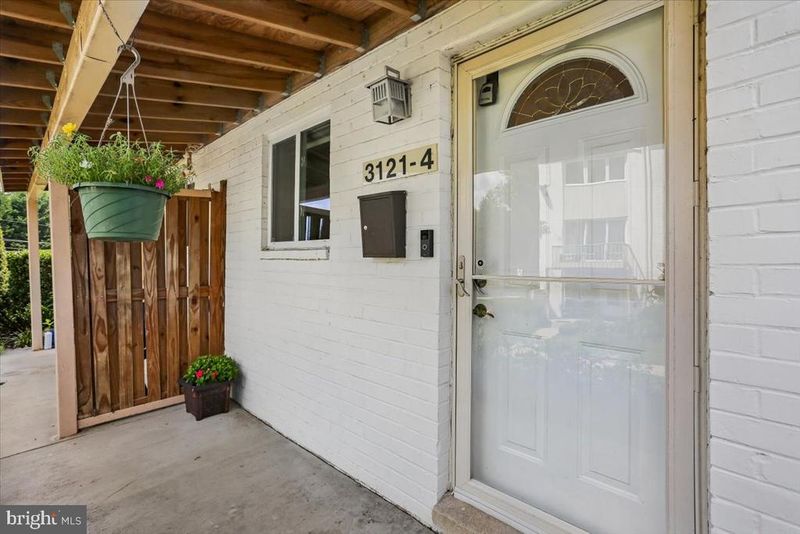 3121 University Blvd W #4, Kensington, MD 20895