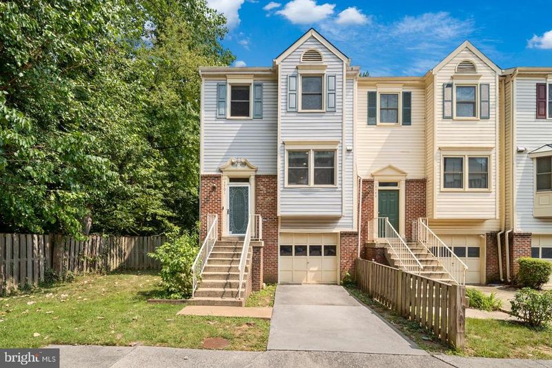 3701 Roxbury Ln, Alexandria, VA 22309