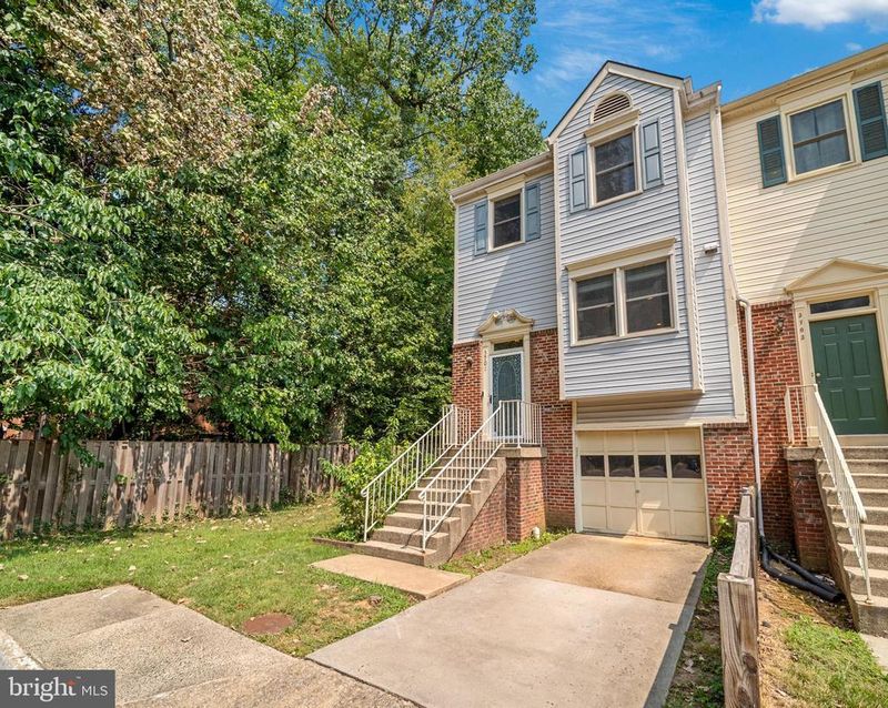 3701 Roxbury Ln, Alexandria, VA 22309