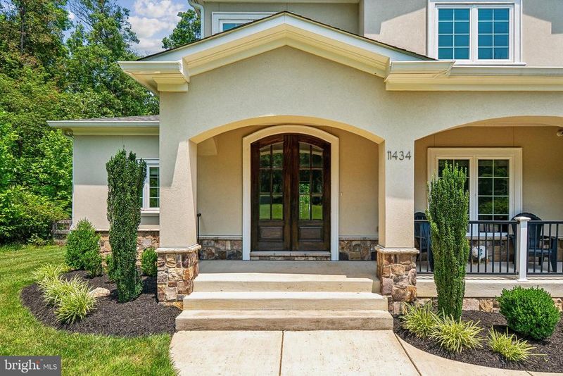 11434 Park Dr, Fairfax, VA 22030