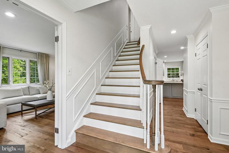 2903 Taj Dr, Oakton, VA 22124