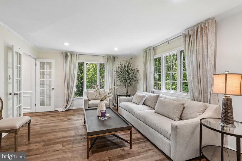 2903 Taj Dr, Oakton, VA 22124