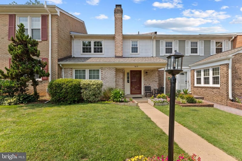 9619 Hillock Ct, Burke, VA 22015