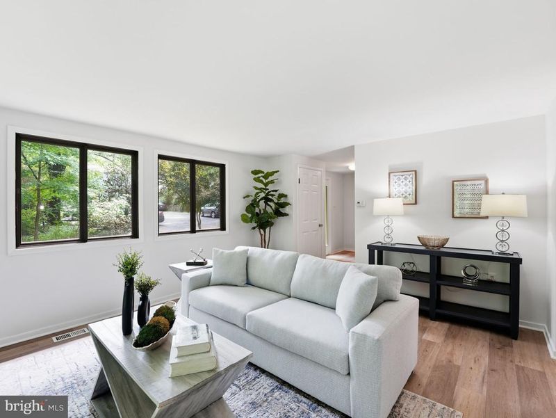 2317 Old Trail Dr, Reston, VA 20191