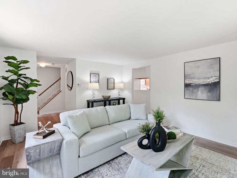 2317 Old Trail Dr, Reston, VA 20191