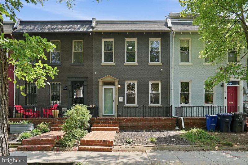215 15th St NE, Washington, DC 20002