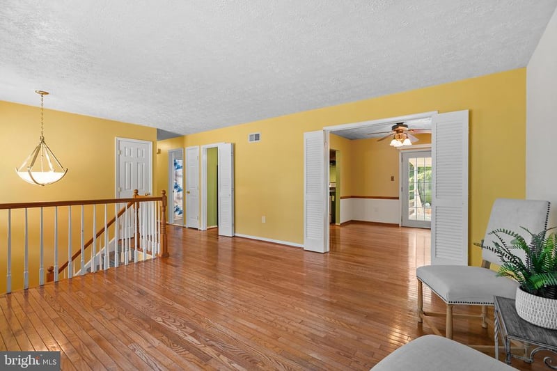 13820 Gilbert Rd, Woodbridge, VA 22193