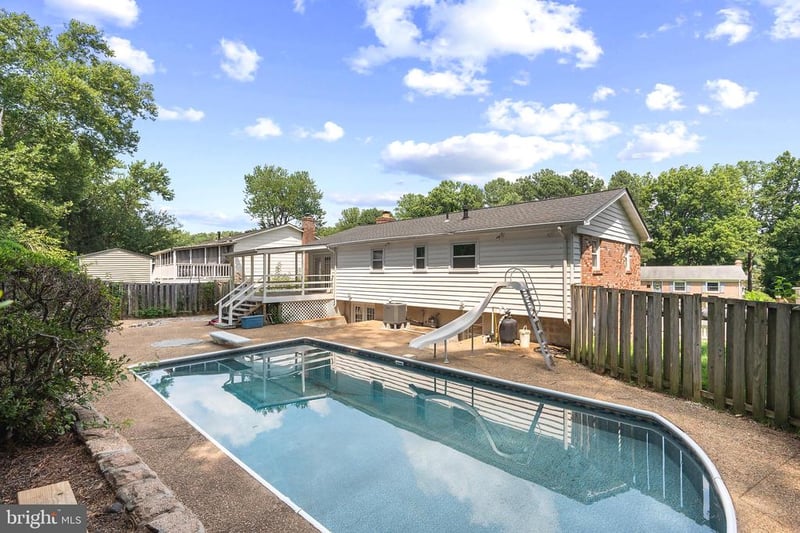 13820 Gilbert Rd, Woodbridge, VA 22193