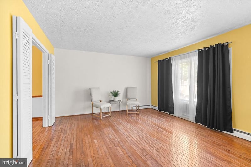 13820 Gilbert Rd, Woodbridge, VA 22193