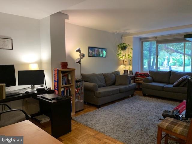 4000 Tunlaw Rd NW #430, Washington, DC 20007