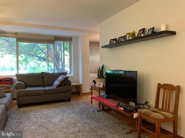 4000 Tunlaw Rd NW #430, Washington, DC 20007