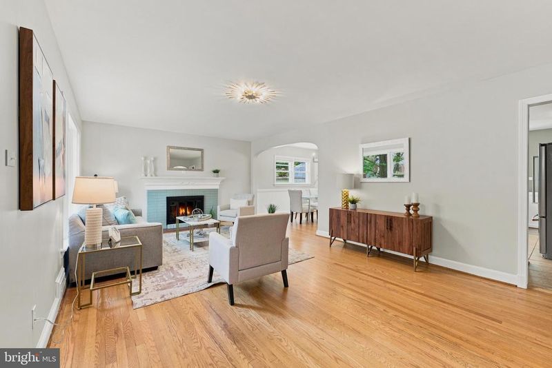 9703 Woodland Dr, Silver Spring, MD 20910