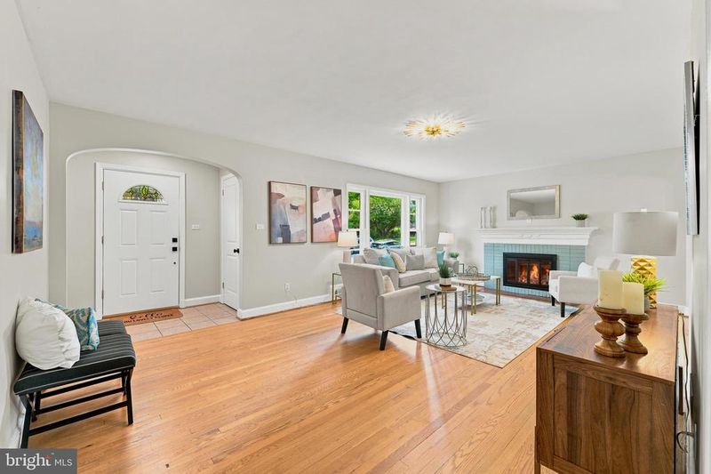 9703 Woodland Dr, Silver Spring, MD 20910