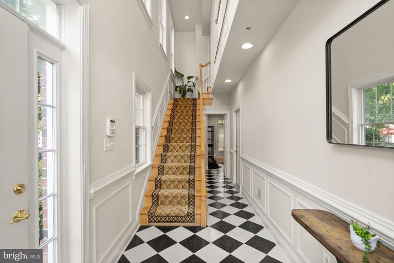 1334 Lessard Ln, Mclean, VA 22101