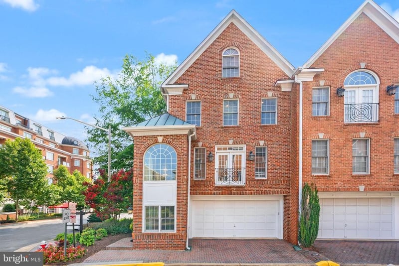1334 Lessard Ln, Mclean, VA 22101
