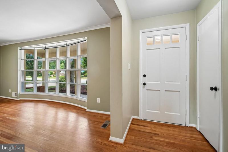 2305 Londonderry Rd, Alexandria, VA 22308