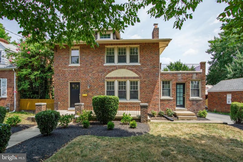 2218 32nd St SE, Washington, DC 20020