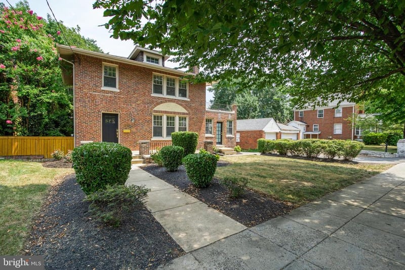 2218 32nd St SE, Washington, DC 20020