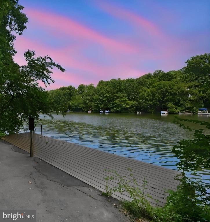 11128 Boathouse Ct #87, Reston, VA 20191