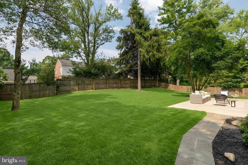 8740 Sleepy Hollow Ln, Potomac, MD 20854
