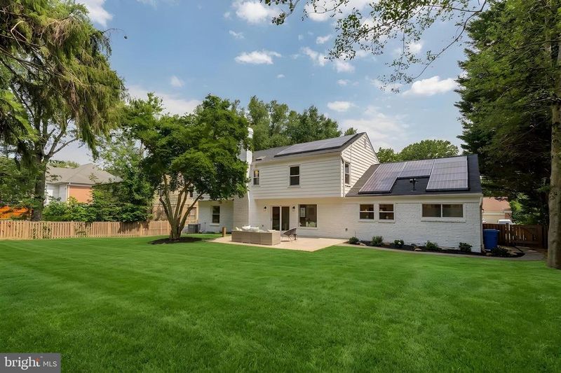 8740 Sleepy Hollow Ln, Potomac, MD 20854