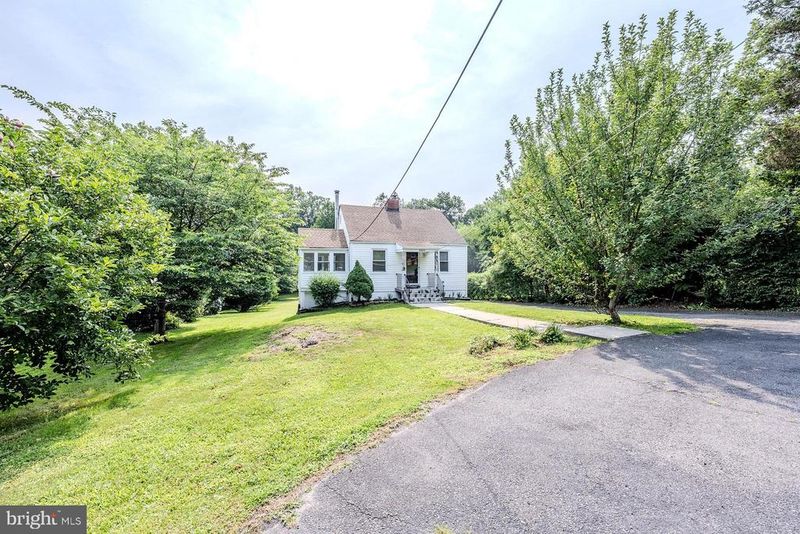 2923 Fairhill Rd, Fairfax, VA 22031