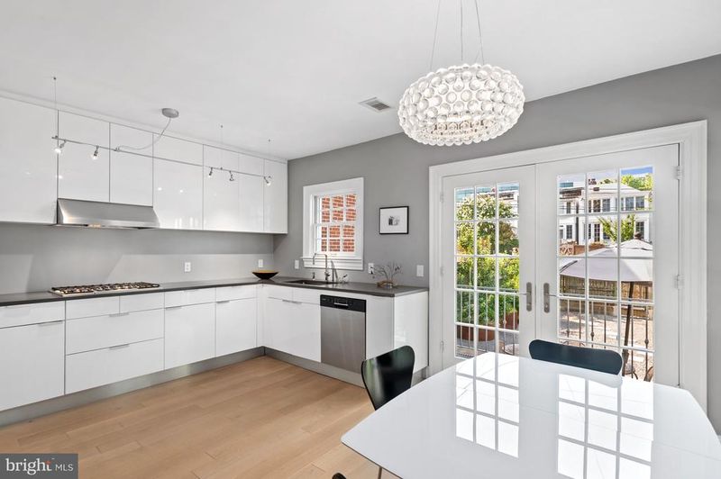 3544 S St NW, Washington, DC 20007