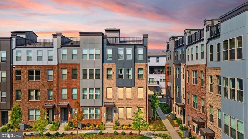 13537 Innovation Station Loop #76A, Herndon, VA 20171