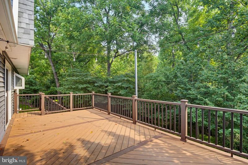 8 Bouldercrest Ct, Rockville, MD 20850