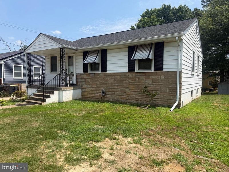 6015 Jamestown Rd, Hyattsville, MD 20782