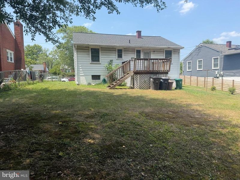 6015 Jamestown Rd, Hyattsville, MD 20782