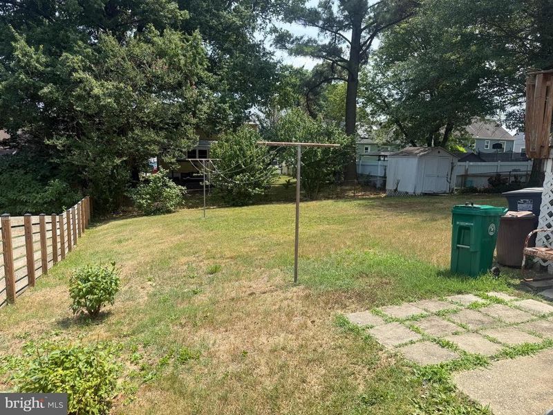 6015 Jamestown Rd, Hyattsville, MD 20782