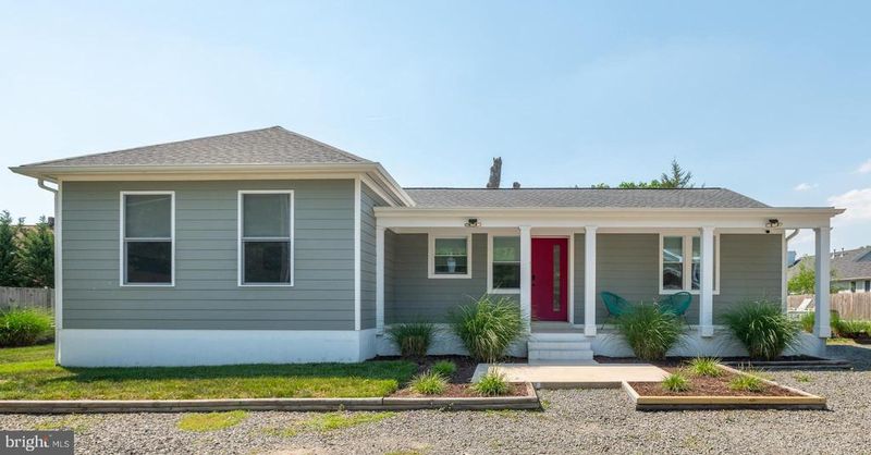 6632 Clearview Dr, Falls Church, VA 22042