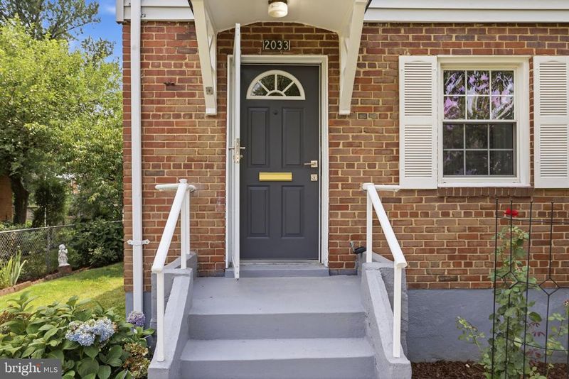 2033 Arlington Ter, Alexandria, VA 22303