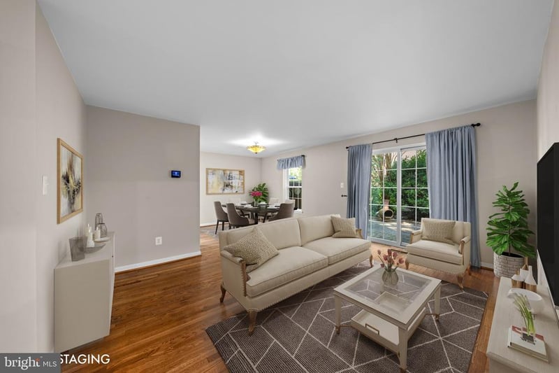2172 Golf Course Dr, Reston, VA 20191
