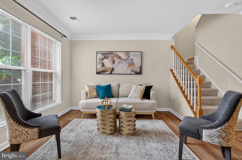 2293 Village Crossing Rd, Falls Church, VA 22043