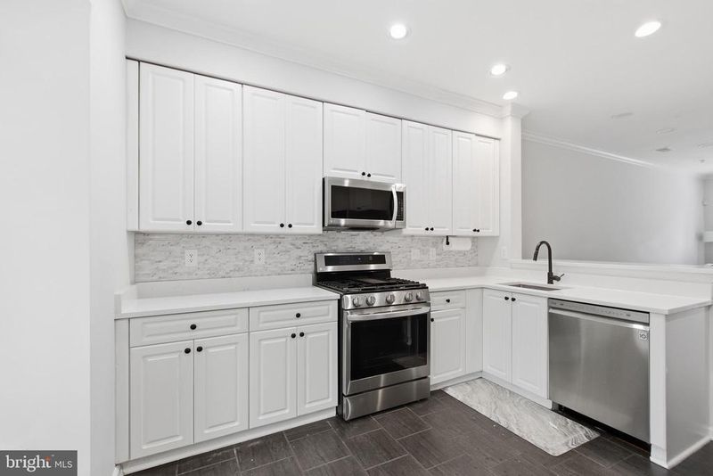 2435 Lizbec Ct, Crofton, MD 21114